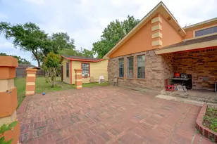 316 Hickman Ln, Angleton, TX 77515 - Photo 3