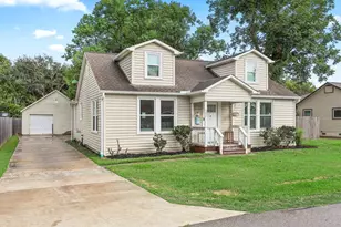 507 S 2nd St, La Porte, TX 77571 - Photo 1