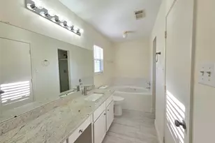 8126 Golf Green Cir, Houston, TX 77036 - Photo 11