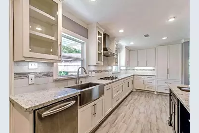 3318 N Braeswood Boulevard, Houston, TX 77025 - Photo 9