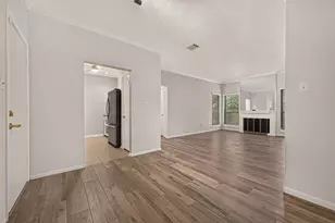 1201 Bering Dr, Houston, TX 77057 - Photo 9
