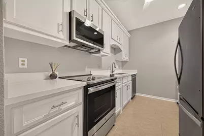 1201 Bering Drive #85, Houston, TX 77057 - Photo 13