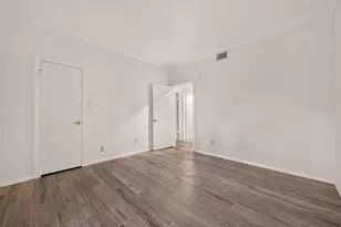 1201 Bering Dr, Houston, TX 77057 - Photo 15