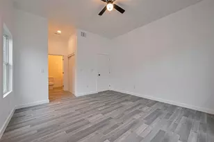 9007 Hilda St, Houston, TX 77033 - Photo 11