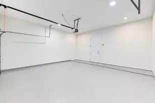 5823 Outer Banks St, Houston, TX 77091 - Photo 17