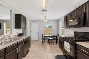 12716 Rio Lindo St, Rosharon, TX 77583 - Photo 9