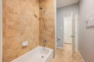 14119 Hollowmill Ln, Houston, TX 77082 - Photo 19