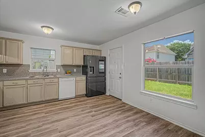 8010 Fox Street Street, Baytown, TX 77523 - Photo 5