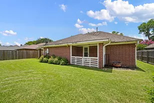 116 Zinnia St, Lake Jackson, TX 77566 - Photo 27
