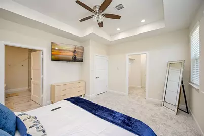 4746 Mallow Street E, Houston, TX 77033 - Photo 11