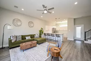 4746 Mallow Street E, Houston, TX 77033 - Photo 9