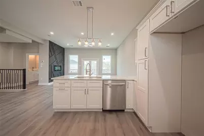 4746 Mallow Street E, Houston, TX 77033 - Photo 27