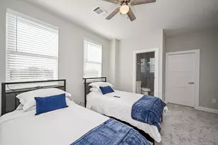 4746 Mallow Street E, Houston, TX 77033 - Photo 17