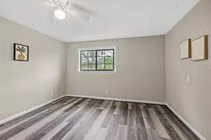 10613 Chadwick St, Houston, TX 77029 - Photo 23