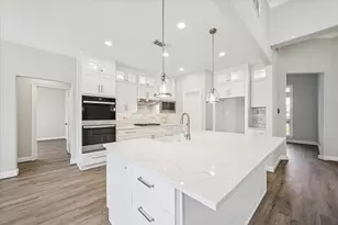 5437 Edgewater Ct, Willis, TX 77318 - Photo 7