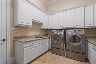 11822 Montmarte Blvd, Houston, TX 77082 - Photo 37