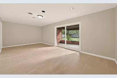5211 Hummingbird Street, Houston, TX 77035 - Photo 13