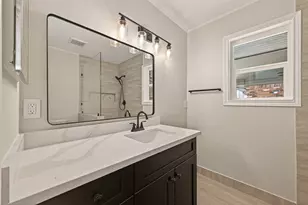 5211 Hummingbird St, Houston, TX 77035 - Photo 39