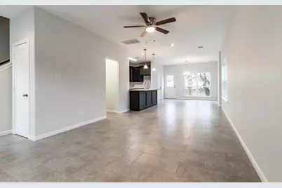710 Barkley St Street #B, Houston, TX 77022 - Photo 5