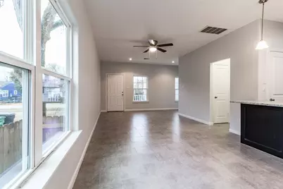 710 Barkley St Street #B, Houston, TX 77022 - Photo 7