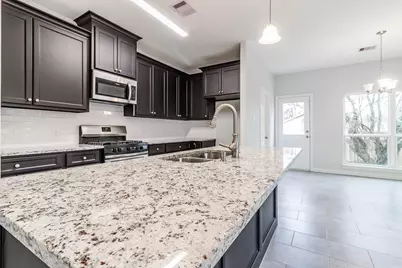 710 Barkley St Street #B, Houston, TX 77022 - Photo 13