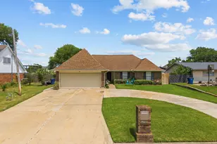 3902 18th St N, Texas City, TX 77590 - Photo 3