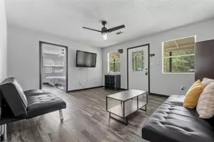 541 Trails End Dr, Cleveland, TX 77328 - Photo 5