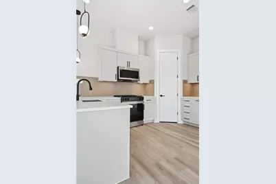 4712 Thornton Villas Lane, Houston, TX 77018 - Photo 3