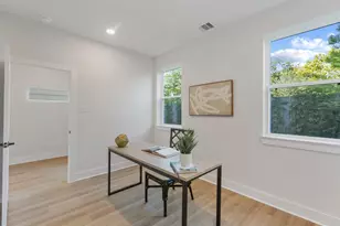 4712 Thornton Villas Ln, Houston, TX 77018 - Photo 9