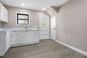1225 3rd Ave N, Texas City, TX 77590 - Photo 9