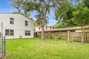 1225 3rd Ave N, Texas City, TX 77590 - Photo 23