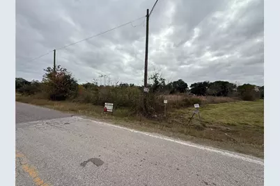 9015 Schiro Rd, Hitchcock, TX 77563 - Photo 1