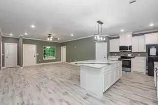 218 Brown St, West Columbia, TX 77486 - Photo 7