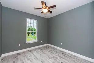 218 Brown St, West Columbia, TX 77486 - Photo 17