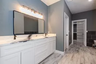 218 Brown St, West Columbia, TX 77486 - Photo 11