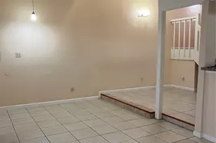 7064 Greenway Chase St, Houston, TX 77072 - Photo 9