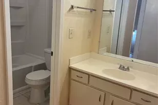 7064 Greenway Chase St, Houston, TX 77072 - Photo 21