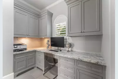 3 N Player Crest Circle, The Woodlands, TX 77382 - Photo 15