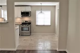 10142 Eddystone Dr, Houston, TX 77043 - Photo 9