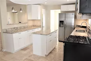 10142 Eddystone Dr, Houston, TX 77043 - Photo 11