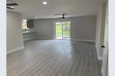 5818 Darlinghurst Drive, Houston, TX 77085 - Photo 7