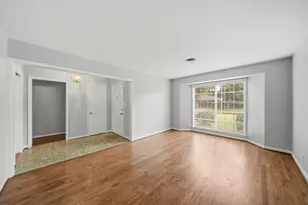 4614 Hummingbird St, Houston, TX 77035 - Photo 9