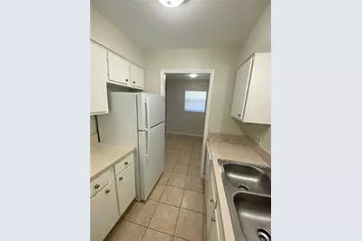 130 Oyster Creek Drive #22, Lake Jackson, TX 77566 - Photo 5