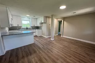 9006 Elm St, Hitchcock, TX 77563 - Photo 3