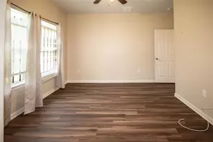 6010 Lyndhurst Dr, Houston, TX 77033 - Photo 11