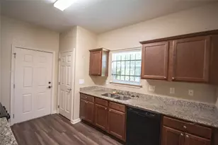 6010 Lyndhurst Dr, Houston, TX 77033 - Photo 9