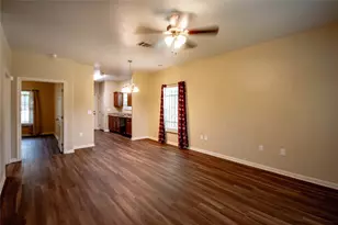 6010 Lyndhurst Dr, Houston, TX 77033 - Photo 3