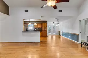 18085 Lake Dr E, Willis, TX 77378 - Photo 19