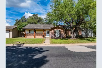 1070 Noth Franklin, La Grange, TX 78945 - Photo 3