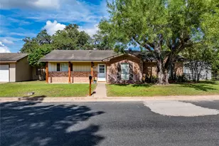 1070 Noth Franklin, La Grange, TX 78945 - Photo 3